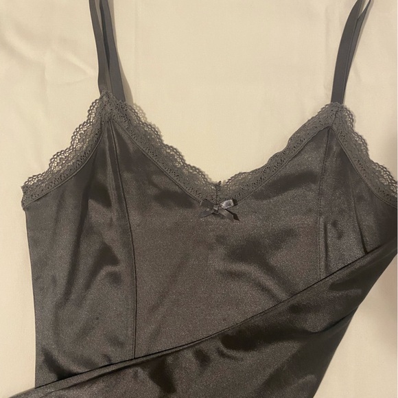 Grey silky dress - Picture 2 of 5